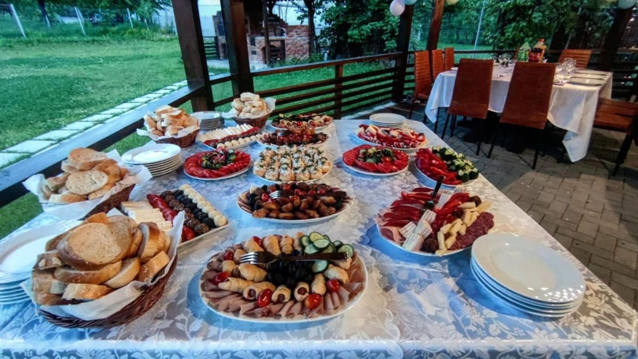Pensiunea Casa Hortopan Тыргу-Жиу Экстерьер фото