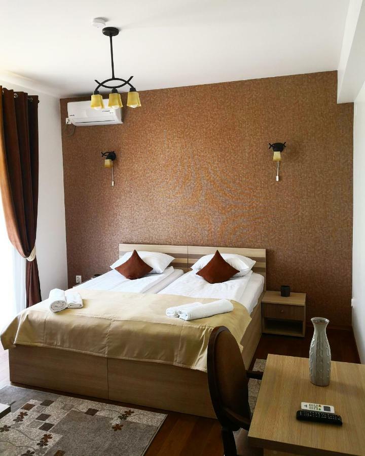 Pensiunea Casa Hortopan Тыргу-Жиу Экстерьер фото