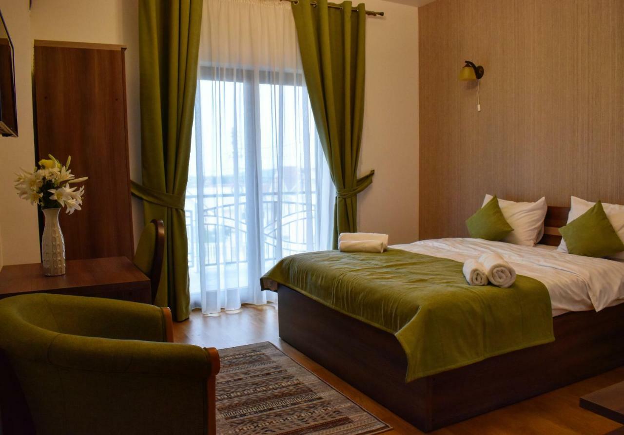 Pensiunea Casa Hortopan Тыргу-Жиу Экстерьер фото