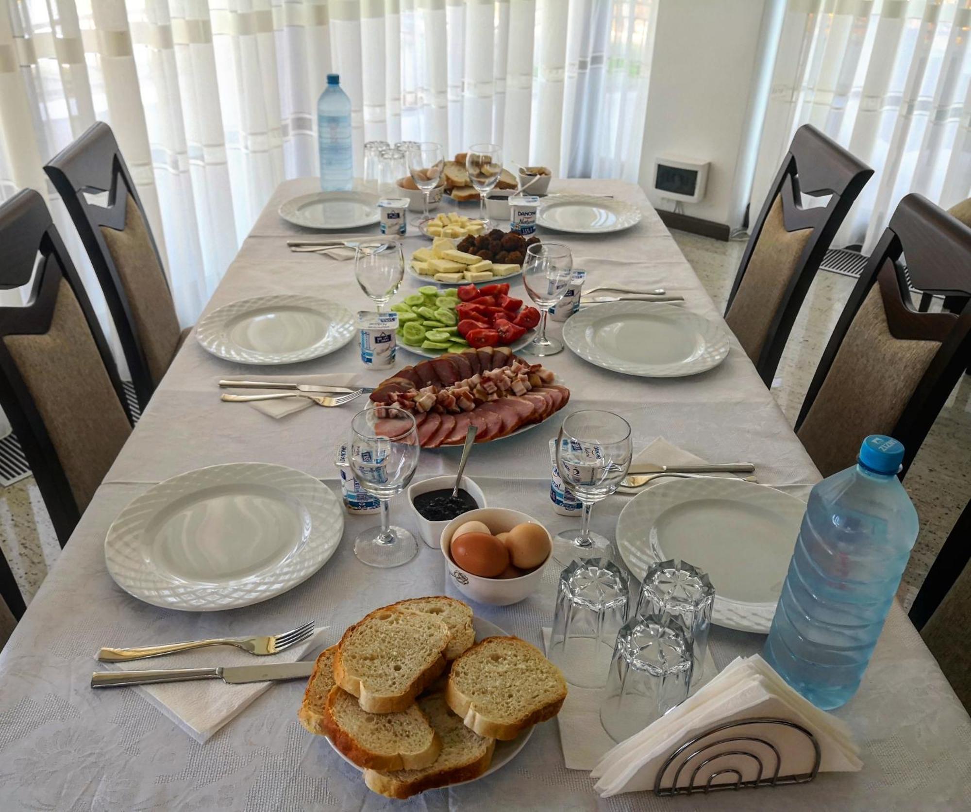 Pensiunea Casa Hortopan Тыргу-Жиу Экстерьер фото
