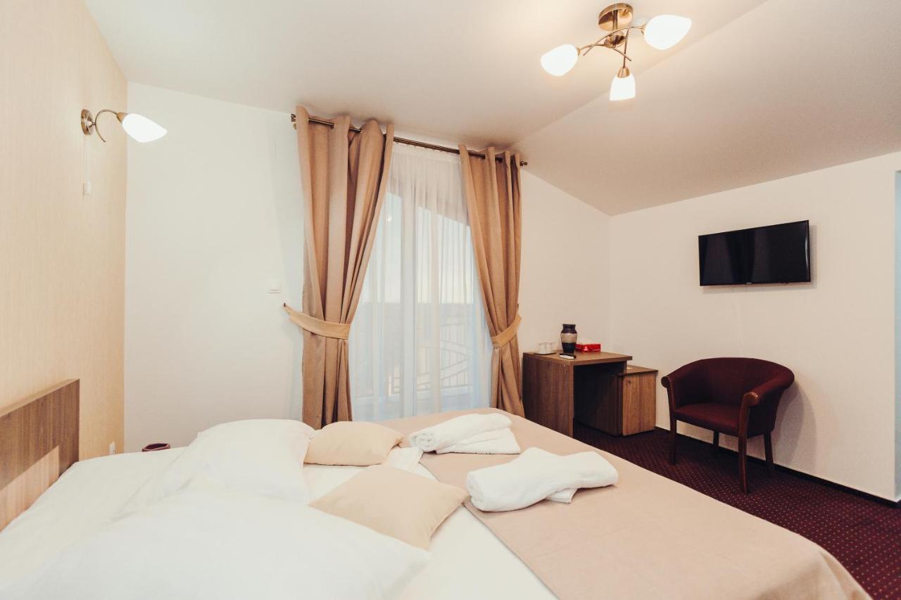 Pensiunea Casa Hortopan Тыргу-Жиу Экстерьер фото