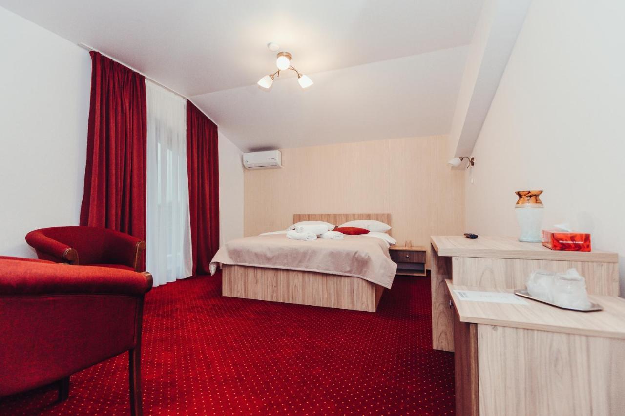 Pensiunea Casa Hortopan Тыргу-Жиу Экстерьер фото